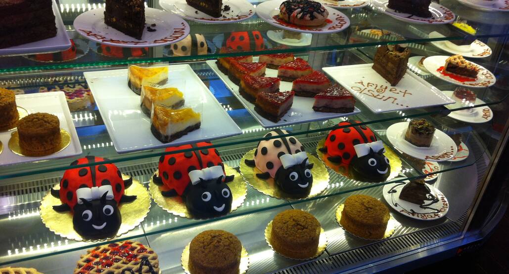 Apollo Patisserie Cafe Restaurant Mecidiyekoy Merkez Istanbul